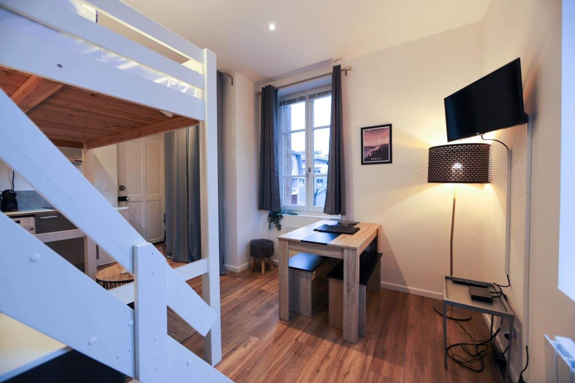 Le Petit Plus - Studio Confortable Avec Parking Leilighet Annecy Eksteriør bilde
